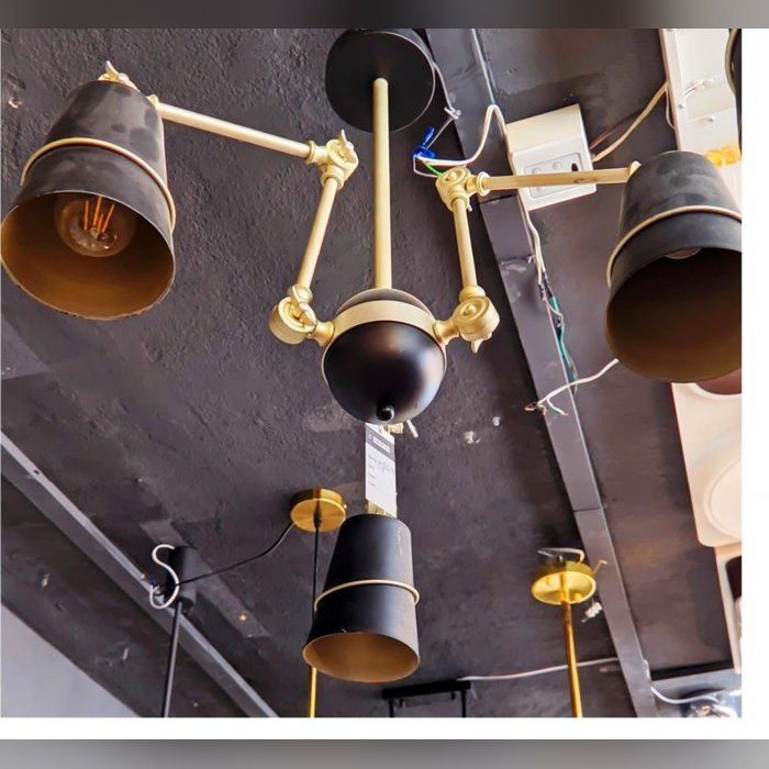 ثريا اخطبوت ثلاثية — Chandelier