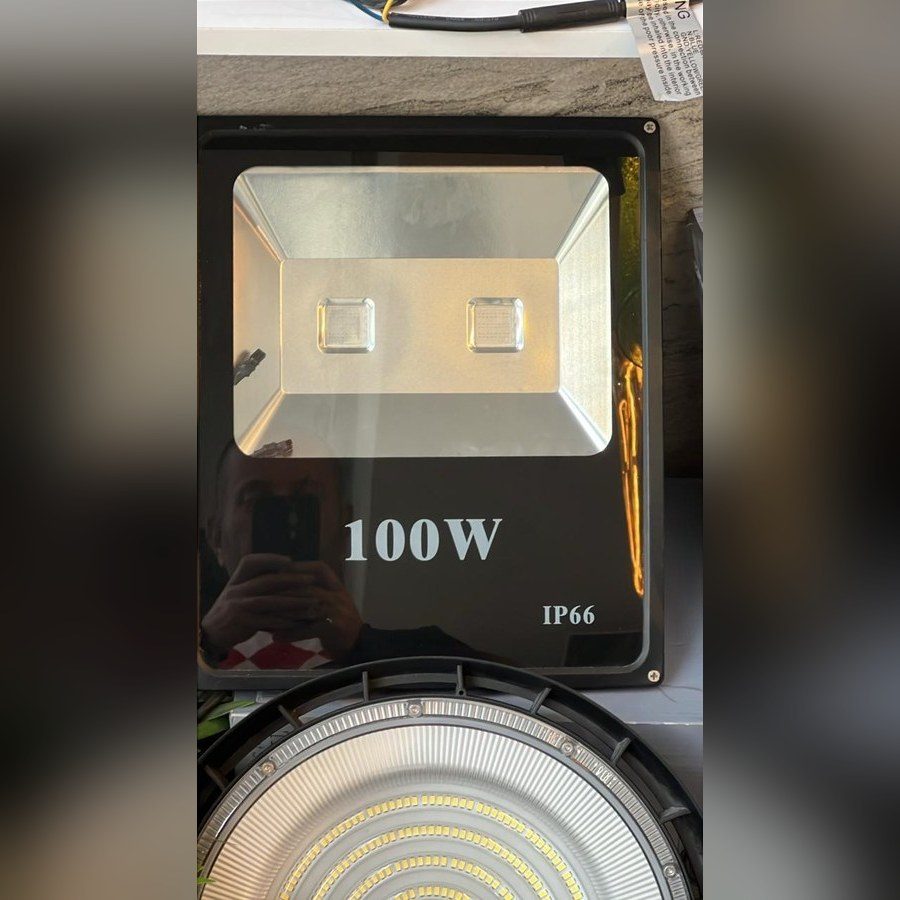 كشاف 100 وات RGB — Floodlight 100W