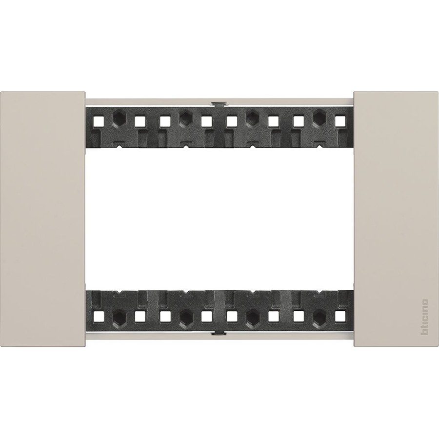 غطاء رباعي بيج — Cover Plate