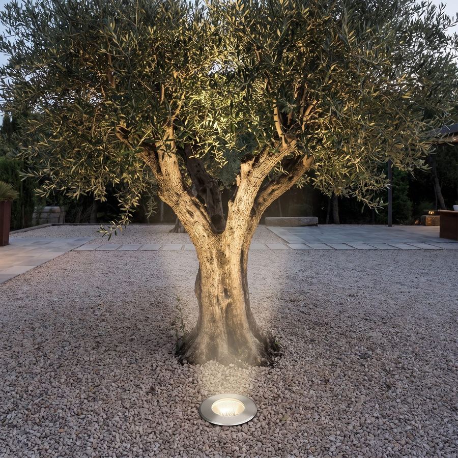 سبوت 2205 7 واط — مركّبة بالمكان