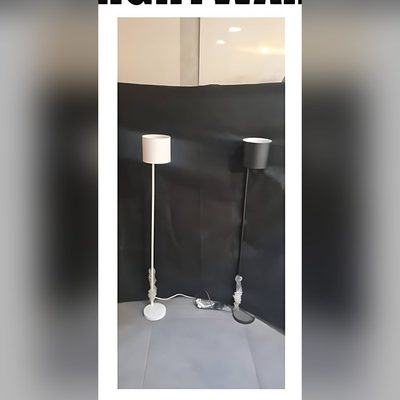ستاند ابيض